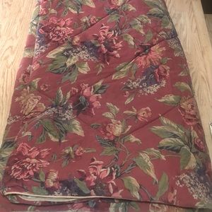 Croscill floral comforter queen/full